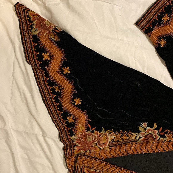 Johnny Was embroidered velvet shawl - Picture 5 of 6
